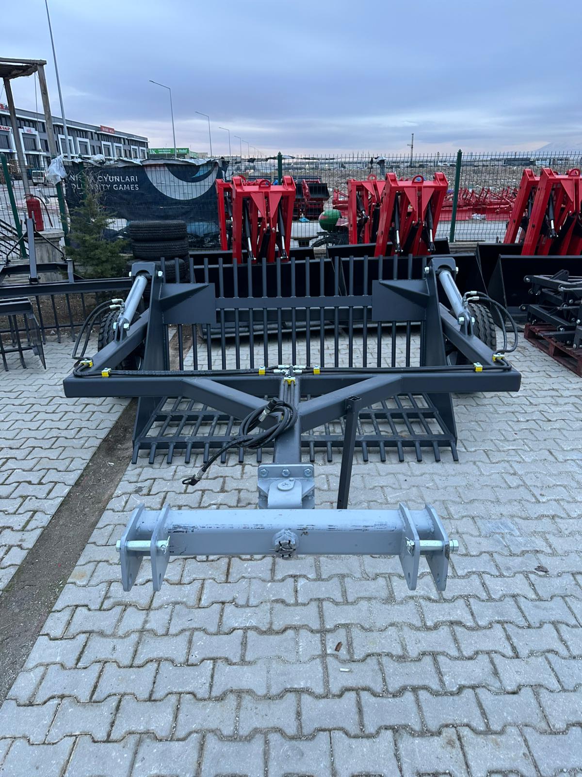 Ağır Tip Taş Toplama Tırmığı