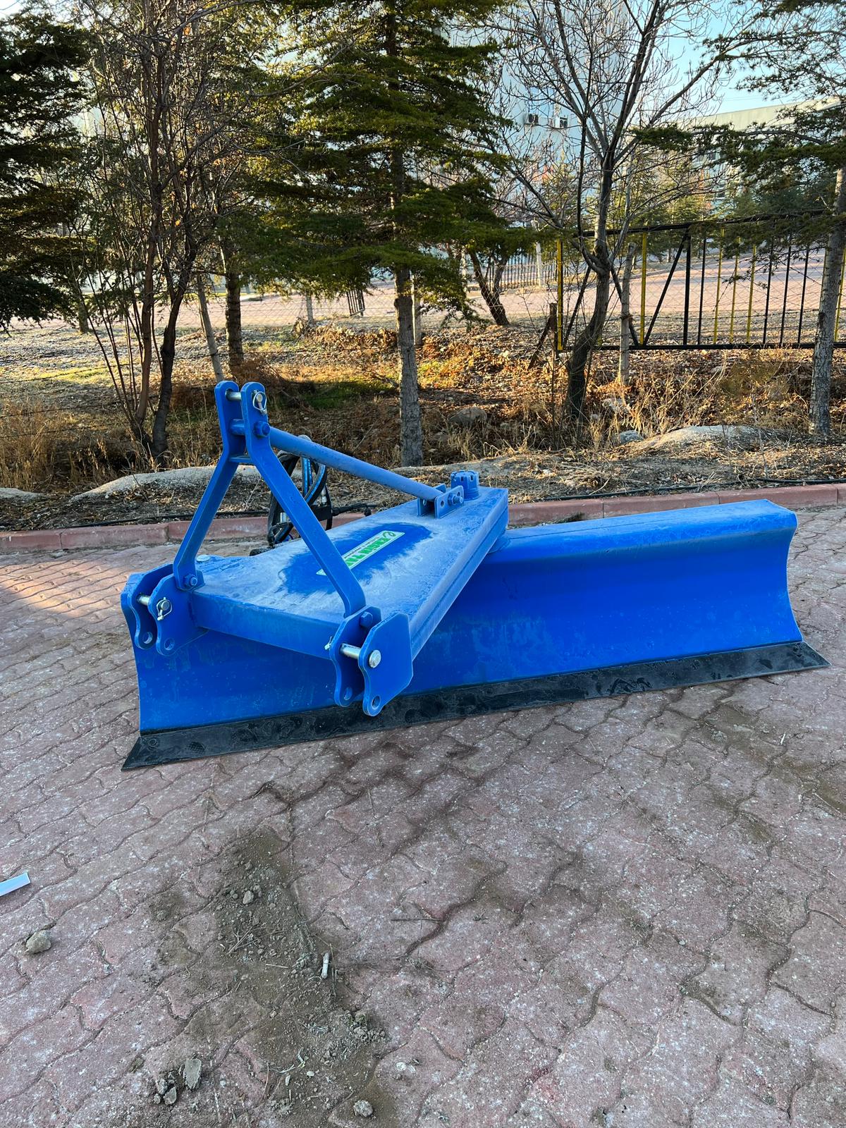 Çift Yönlü Tesviye Küreği